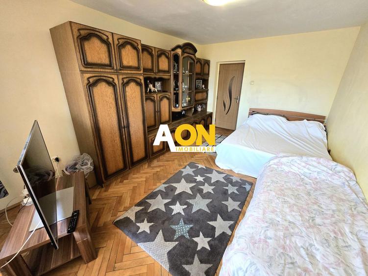 Apartament cu 3 Camere, Etaj Intermediar, Lift, Zonă Ultracentrală