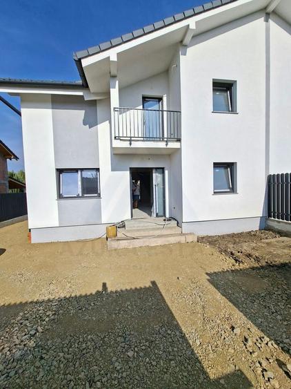 Casa 4 camere 2 bai terasa acoperita si teren 334 mp in Sura Mare