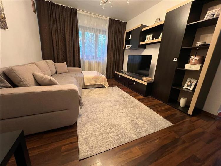 Apartament 3 camere semidecomandat, Podu Ros - BD. Tutora