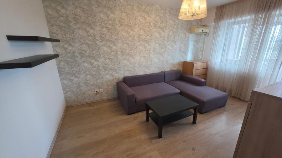 Inchiriere apartament decomandat 2 camere 60 mp.
