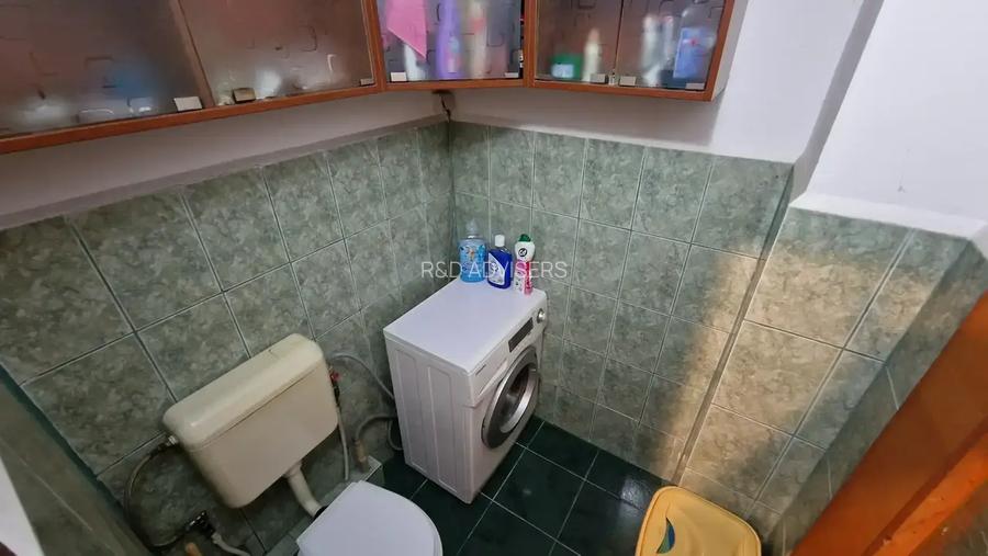 3 camere de vânzare, centrală proprie, 13 septembrie - Dornească