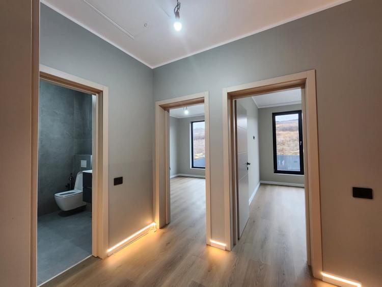 CASA INDIVIDUALA, 5 CAMERE, 3 BAI, 135 MP UTILI, 470 MP TEREN, MIROSLAVA