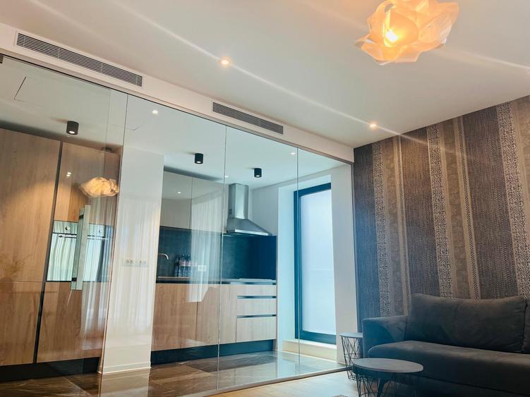 3 Camere - One Charles de Gaulle