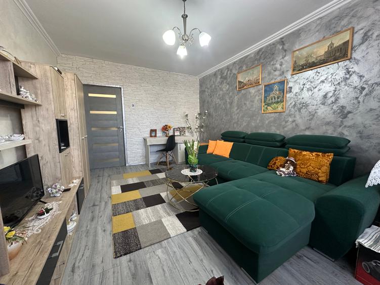 Apartament 2 camere decomandat - Zona Mioritei