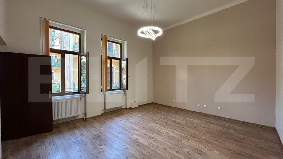Apartament 2 camere în incinta Palatului Ștern, Centrul Istoric al Oradiei