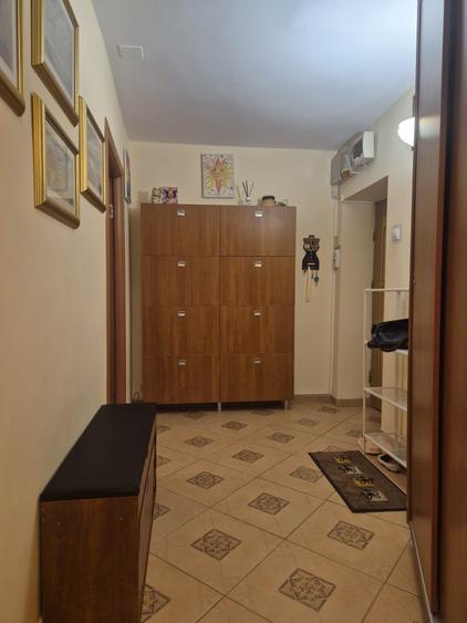 Apartament 3 cam: Drumul Taberei-Str Sibiu- cu loc de parcare