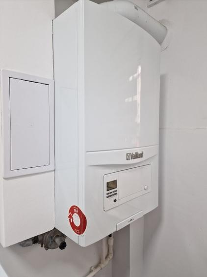 Inchiriez Apartament 2 camere str. 9 Mai, nr.19, stradal