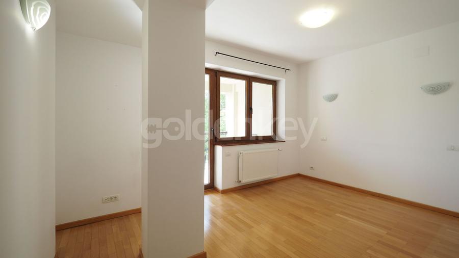 Vila cu 7 camere in complex rezidential