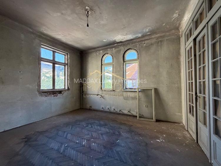 Vila cu 10 camere *540mp* // Zona Titulescu - 19