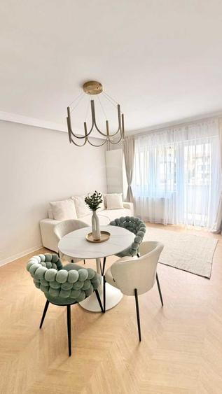 Apartament 2 camere decomandat, mobilat și utilat premium.