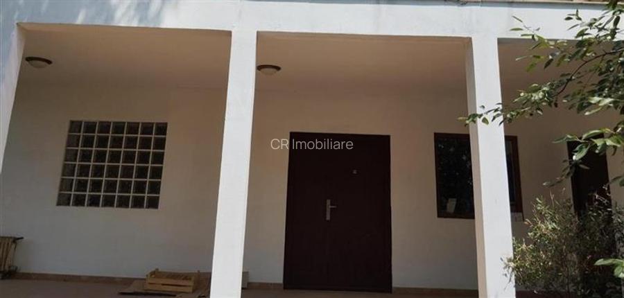 Vila de vanzare cu acces la padurea Izvorani in spatele casei si aproape de cent - 10
