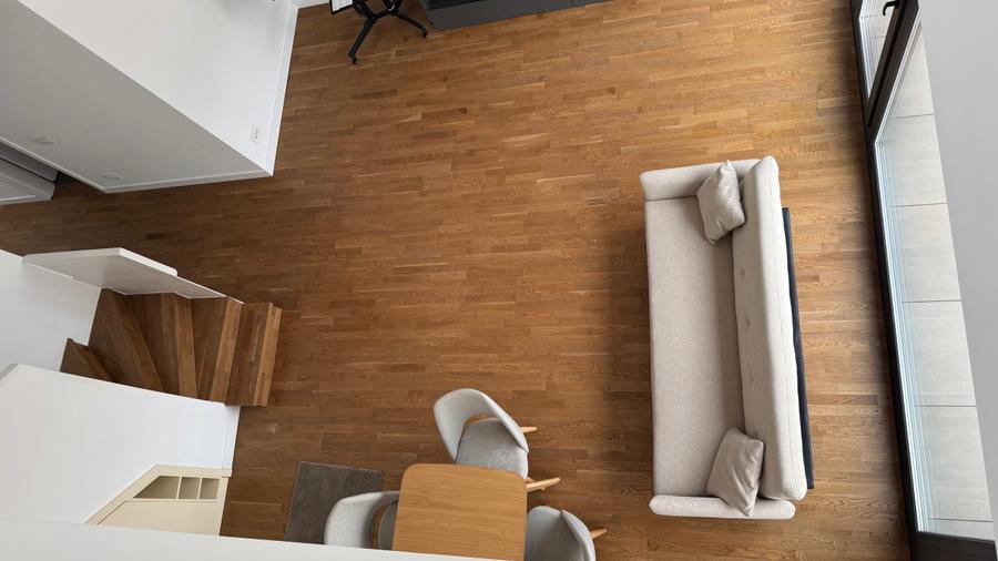 PENTHOUSE EXCLUSIVIST - MOBILAT - GATA DE MUTARE