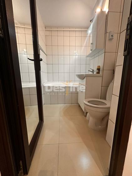 Garsoniera de vanzare 26.000€  zona Darmanesti