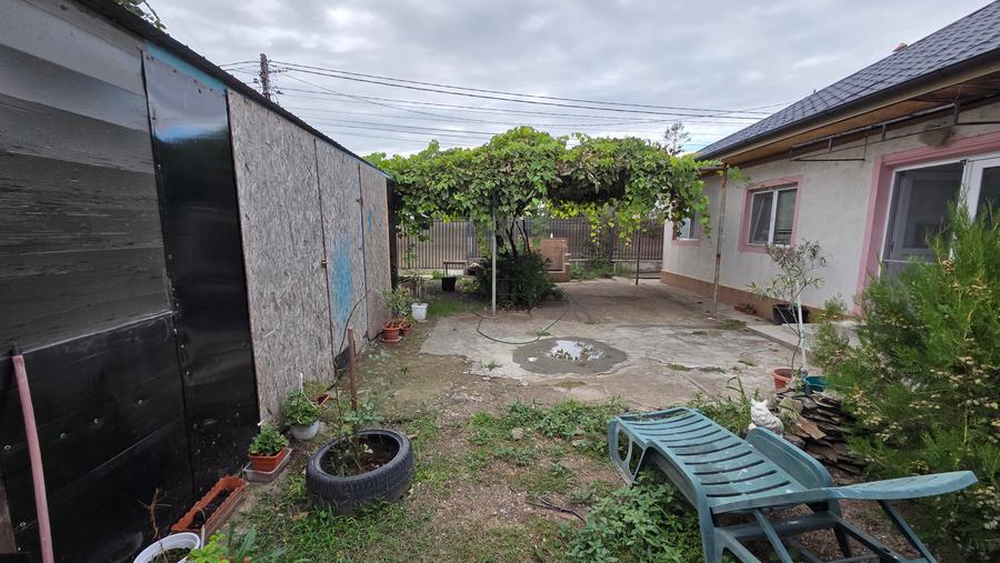 Schitu,casa si teren 547/17 stradal,3 minute de gara,pret 72000 euro