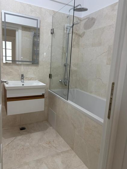 Apartament nemobilat de inchiriat cu 2 camere decomandat- Royal Town