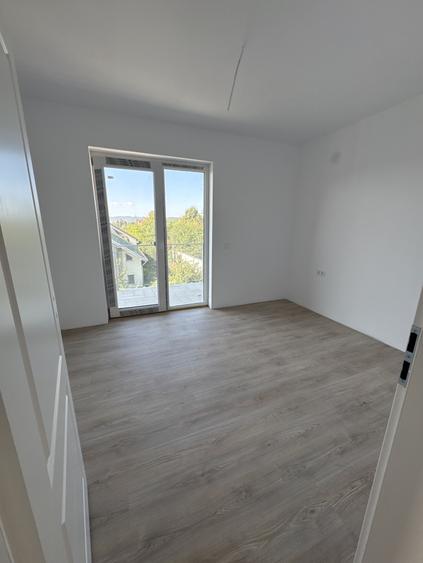 Apartament 3 camere / 2 bai / etaj 2 / parcare + boxa / ZONA CETATII
