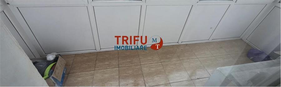 Apartament et. 2, 3 camere, decomandat zona Piata