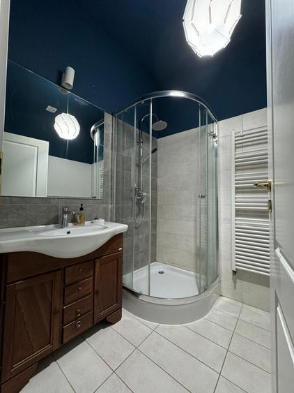 De închiriat ap cu 4 camere în zona centrală, disponibil din 10 OCTOMBRIE