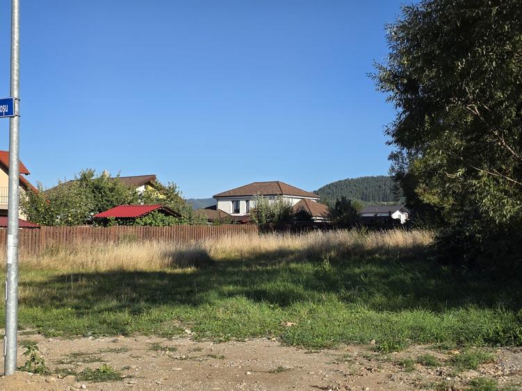 Teren intravilan 750mp, Str. Muntele Roșu, Sacele