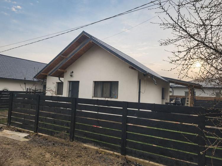 Casă LUNCA CETĂȚUII, 3 camere, decomandat, 82 mp, mansardă + parcare