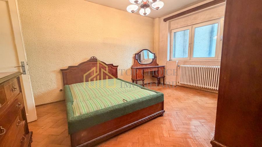 CAMERE TRANSFORMABIL IN 3 - LANGA SALA PALATULUI - CLADIRE CU ISTORIE