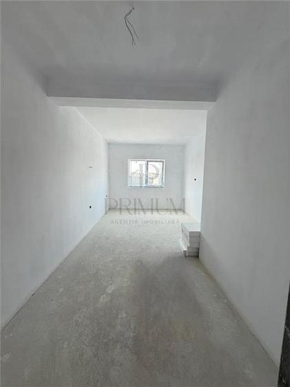 Living generos și spațiu din belșug într-un duplex deosebit