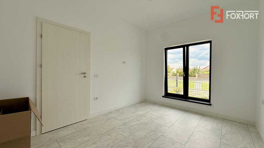 Duplex de vanzare, 3 camere + teren 330 mp, Mosnita Noua