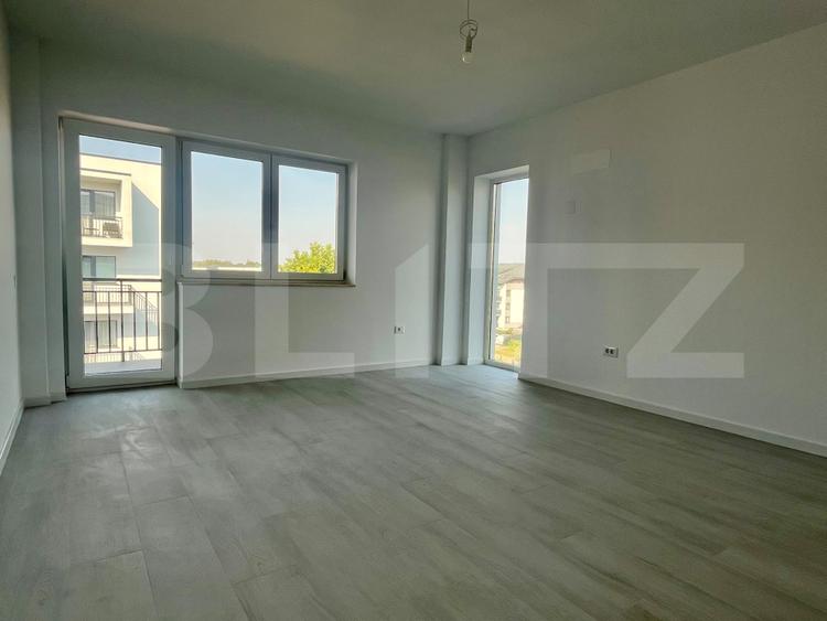Apartament 3 camere, 78.7 mp, parcare + boxa, zona Tractoru
