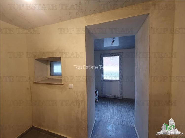 Colt de rai la tara doua case renovate cu baie, livada si vita de vie - 11