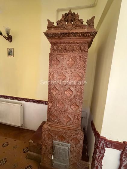 Vilă istorică de vânzare Castel Aura Buzescu Bușteni str. Victoriei nr. 11