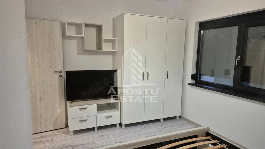 Apartament 3 camere , semidecomandat, zona Lipovei