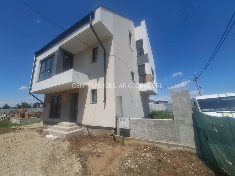​Vilă Individuală P+1E+Mansardă | Construcție Solidă, Toate Utilitățile - 3