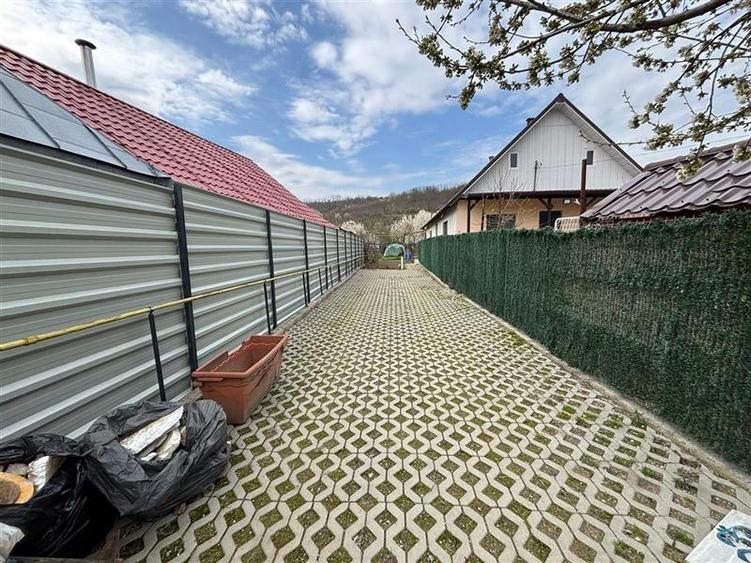 Casa P+M - teren 453mp - Margineni