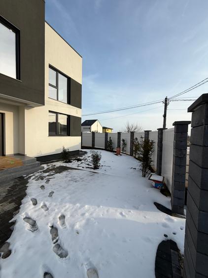 Vila 4 camere Balotesti