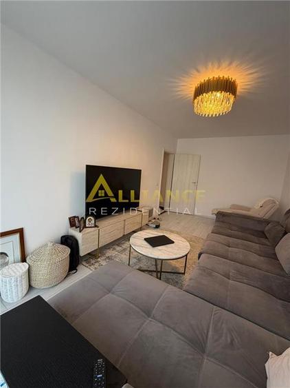 De vanzare apartament 3 camere – Str Amurgului