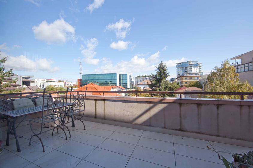 Inchiriere apartament 4 camere liber cu parcare subterana sos Nordului Herastrau