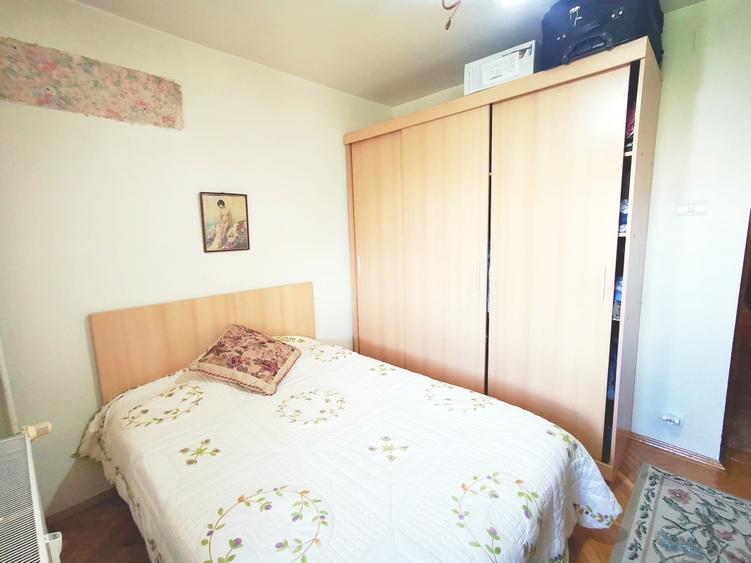 Vanzare 4 cam modern,complet renovat 100 mp, boxa si parcare ADP zona Parlament
