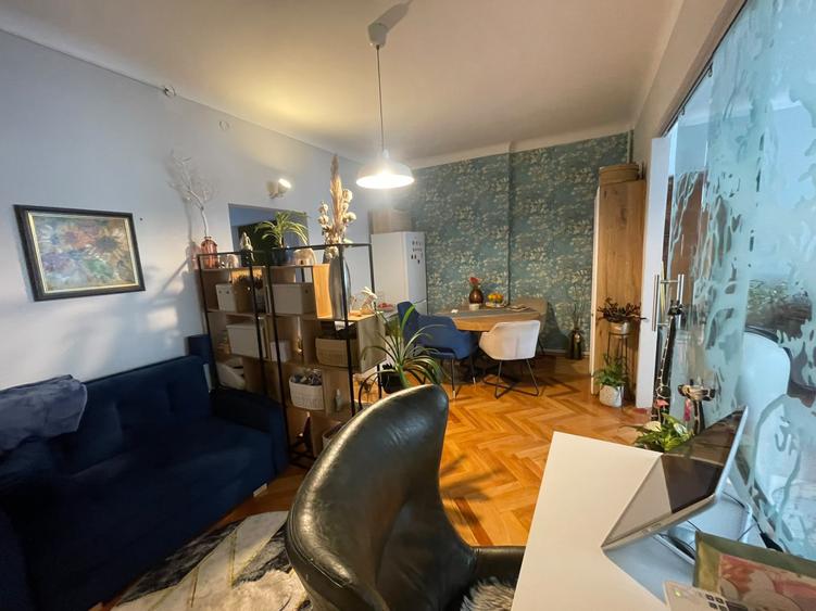 Apartament ultracentral, 80 mp utili, 3 camere!