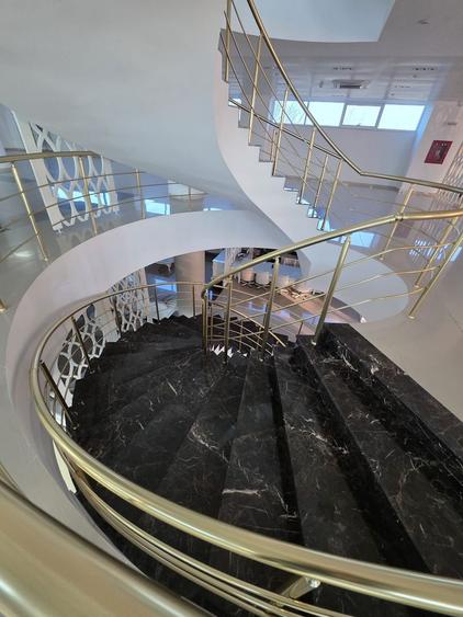 Splaiu Unirii teren 5000 mp Imobil S+P+5 Showroom, Clinica , Birouri , Hotel