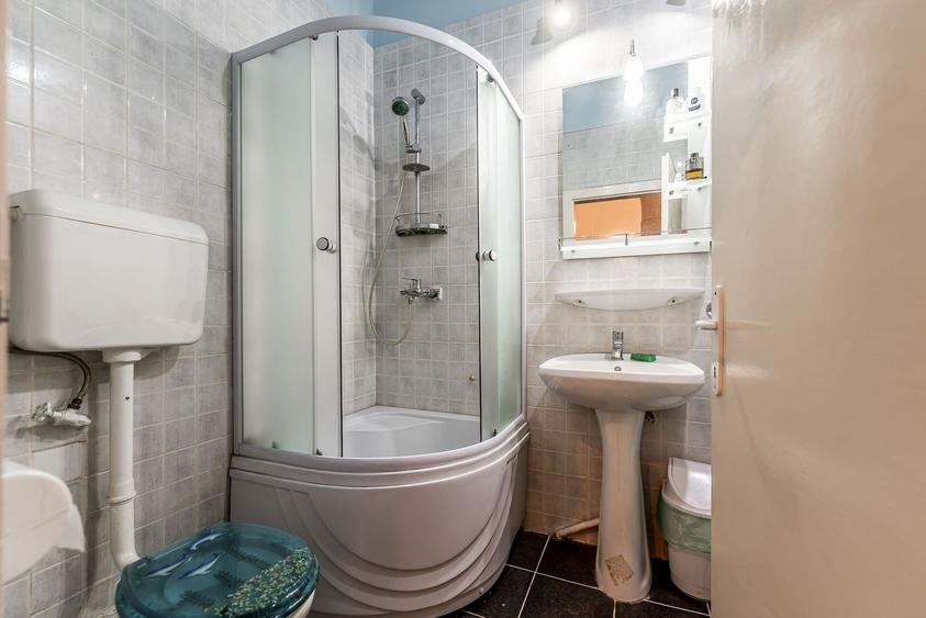 Apartament ultracentral cu 3 camere plus un bonus Comision 0