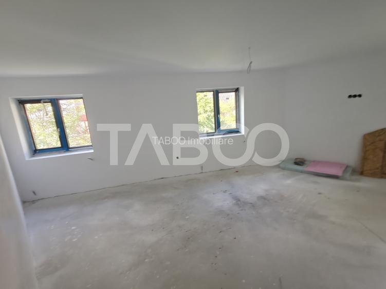 Casa spatioasa - aer curat si priveliste spre munti - teren 1203 mp - 25