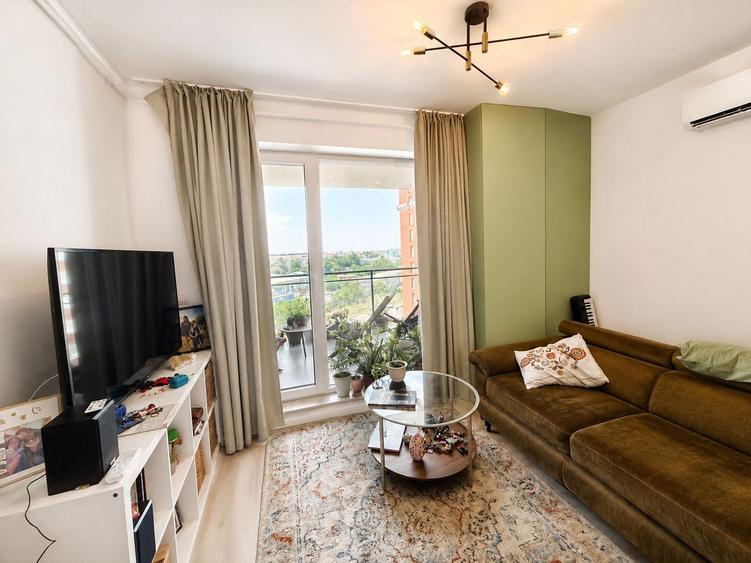 Apartament 3 camere de vânzare, cu loc de parcare inclus