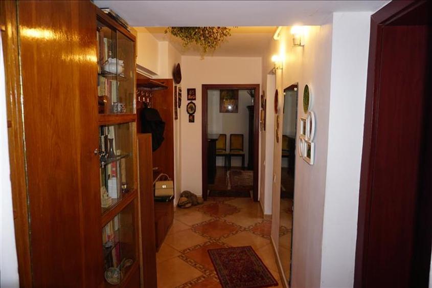 Apartament cu 2 camere si centrala termica langa Teatru