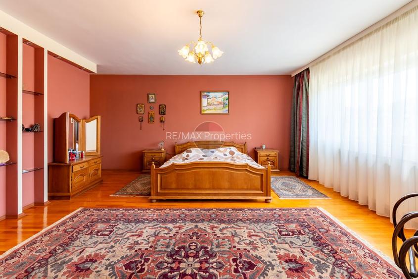 Casă / Vilă cu 6 camere de vânzare Chiajna /Rosu