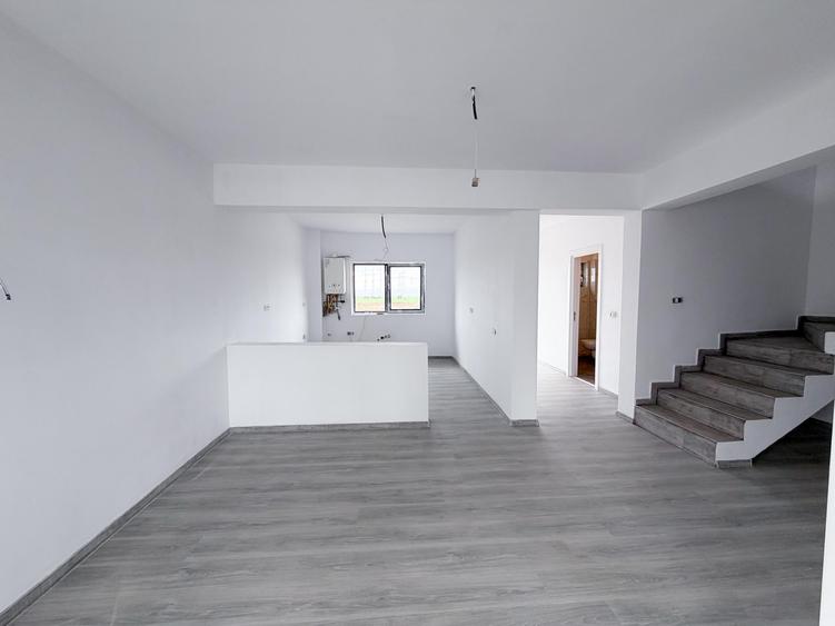 Duplex Finalizat Si Intabulat In Cartierul Izvor Tarlungeni
