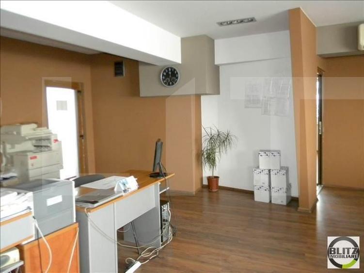 Spatiu cu 850 mp utili si 2500 mp teren! Pod rulant cu o capacitate de 12.5t.