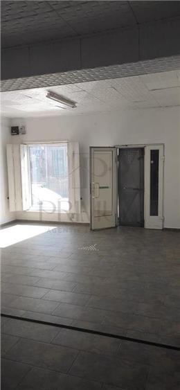 Spatiu comercial, zona linistita, 2 intrari, 75 mp, 4 camere