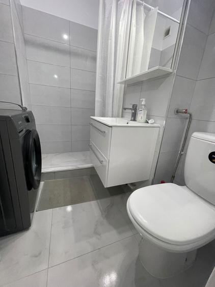 Apartament cu 2 camere decomandat, etaj 2/10, zona Alexandru cel Bun