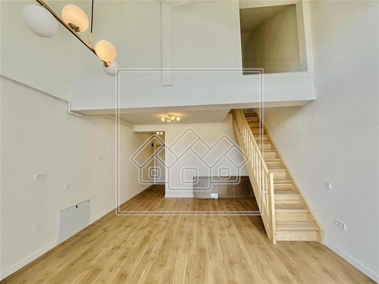 Penthouse nou - 2 camere, 2 bai si balcon - intabulat