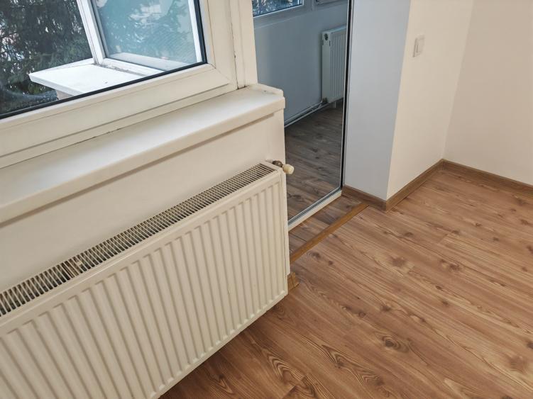 Apartament 3 camere liber la vanzare zona Astra